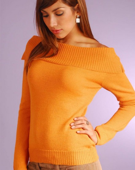 Woman's boat neck sweater - Click Image to Close